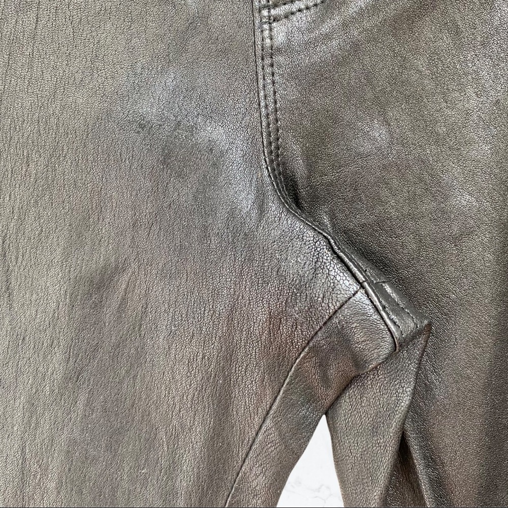 👖Frame Leather Le Sylvie Slender Straight
Noir - Picture 16 of 16